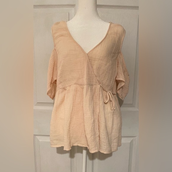 Lucky Brand Women’s Cold Shoulder Top Size L - Picture 6 of 9
